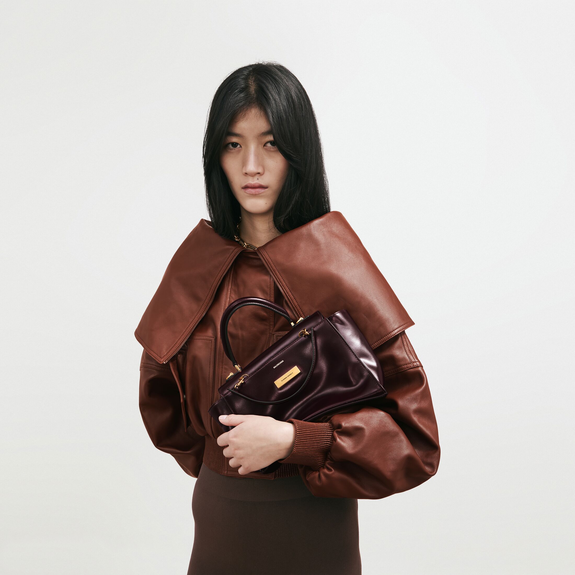 HOURGLASS AVENUE小号手提包