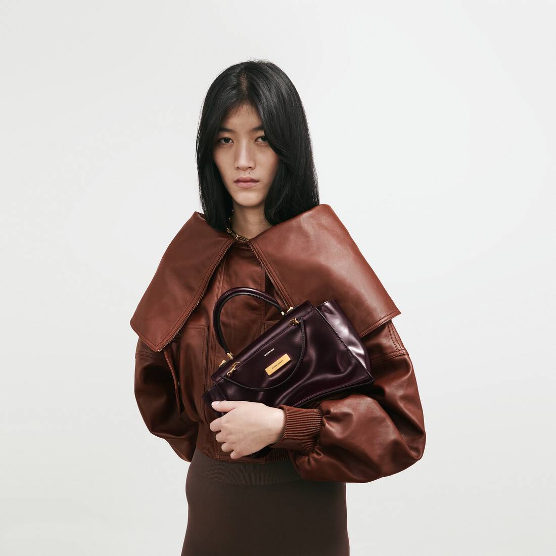 HOURGLASS AVENUE小号手提包